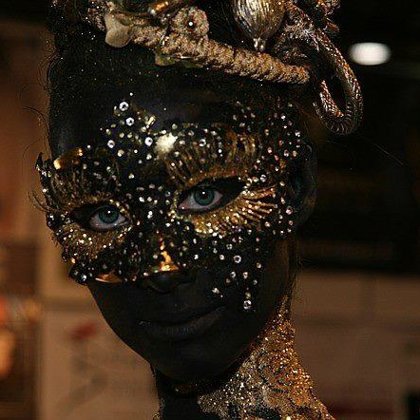 Kristīne Freiberga Body art